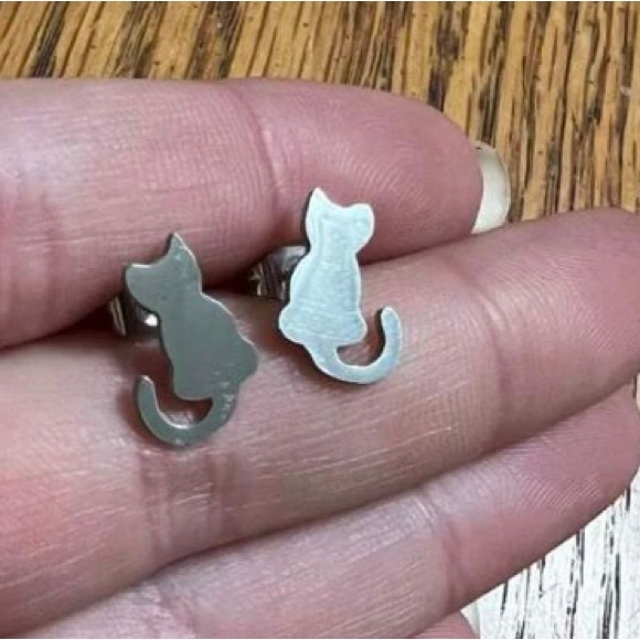🐈 Stainless Steel Cat Stud Earrings NWT - Picture 9 of 13